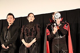 鉄拳の素顔 実はイケメン 振り子 映画化決定に涙でメイク落ちる 年収も凄い 気にするニュース